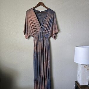 Elegant Tie-Dye Maxi Dress